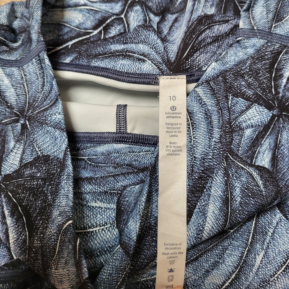 NWOT, Rare blue leaf print Lululemon wunder under Hi-rise leggings size 10! - Picture 4 of 8